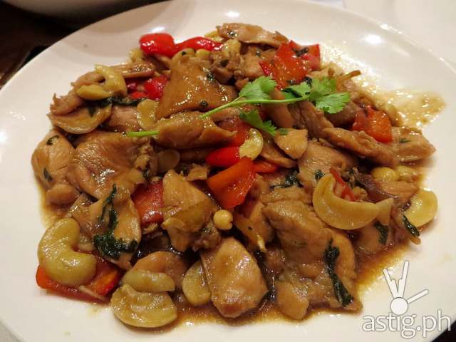 Gai Pad Met Ma Maling at Just Thai