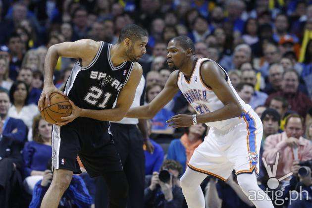 Spurs vs Thunder NBA photo by Sue Ogrocki