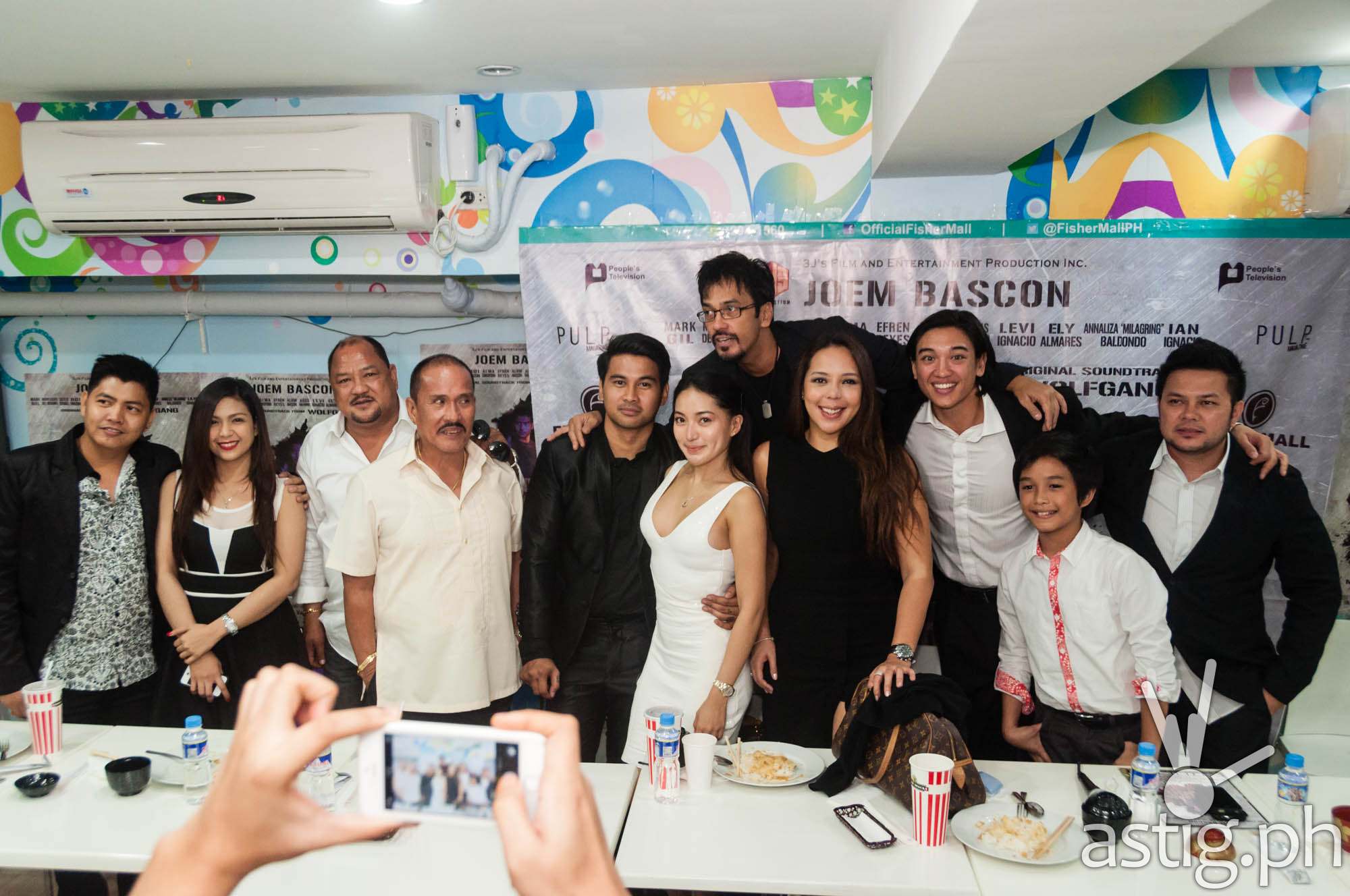 Val Iglesias, Joem Bascon, Alexis Navarro, Alvin Anson, Ian Ignacio, Alma Concepcion at the press conference for Ang Bagong Dugo