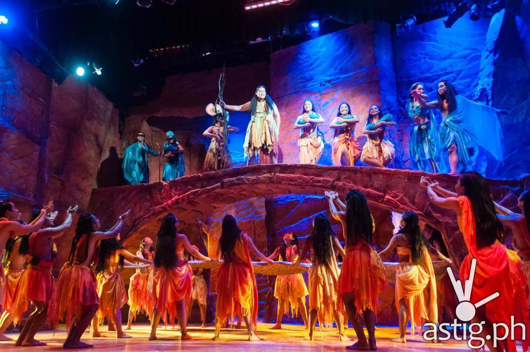 The Royal Familly celebrates the birth of its future heirs