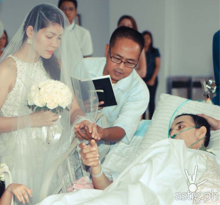 Hazzy and Liezel Go during the actual wedding ceremony at PGH last June