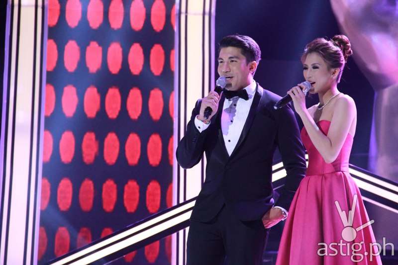 Hosts Luis Manzano and Alex Gonzaga