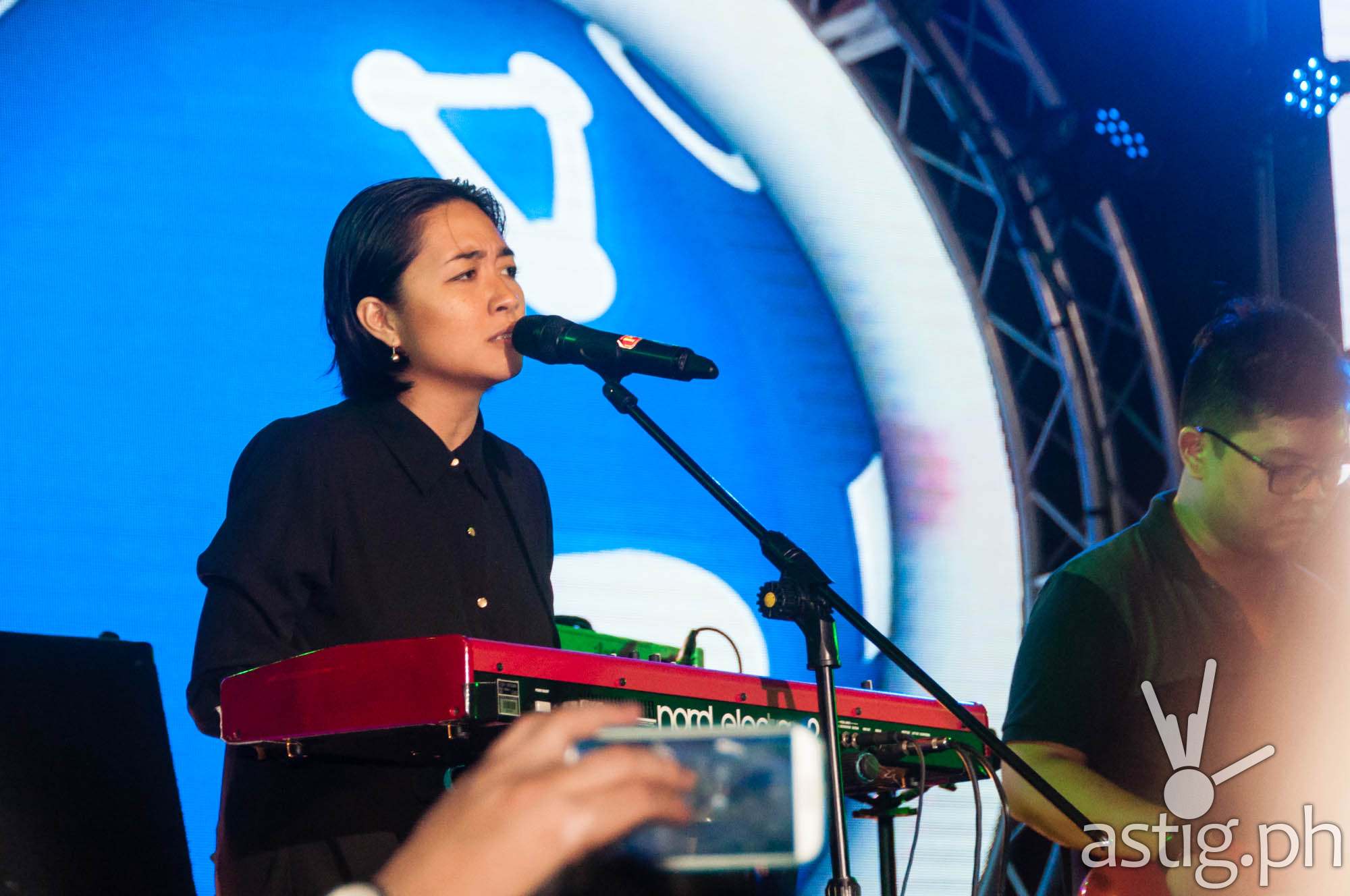 Armi Millare drives the crowd wild at the Globe Slipstream concert