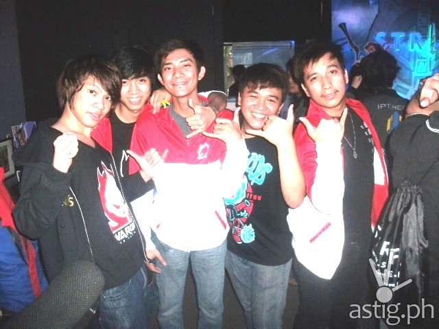 Strife Open Beta players doing the ASTIG sign