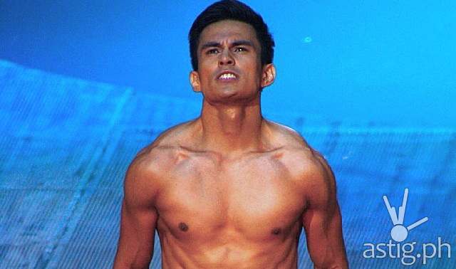 Tom Rodriguez strips at Bench The Naked Truth fashion show (iamMYQE)