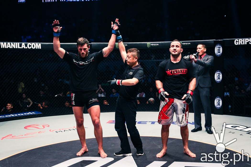 Jake Butler impresses the judges with his performance against Sylvain Potard