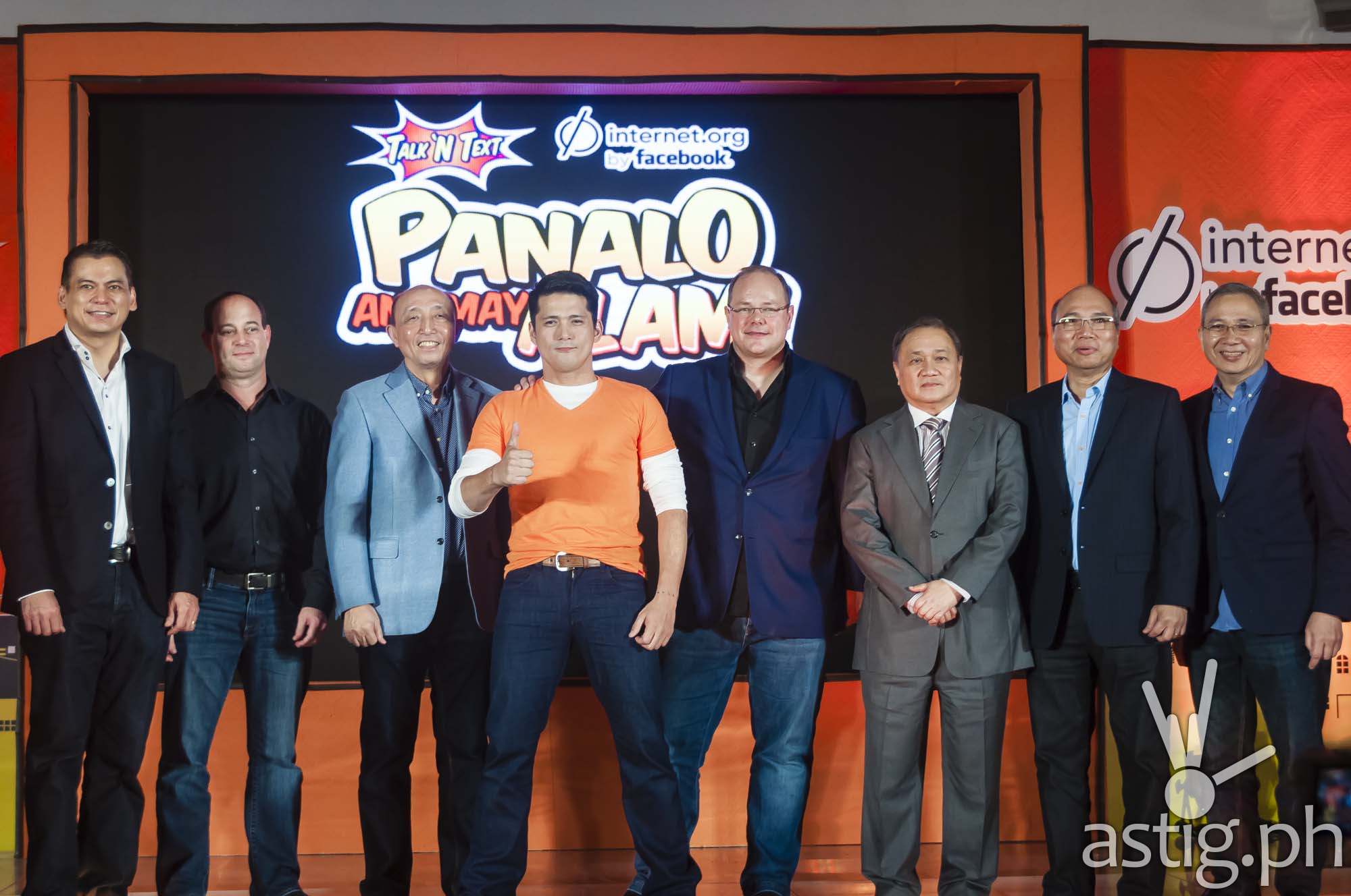 Facebook, Smart Communications, and Talk 'N Text executives pose with Robin Padilla at the launch of Internet.org in Taguig City