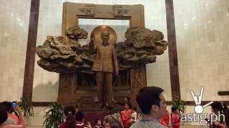 Ho Chi Minh's statue inside the museum of the same name