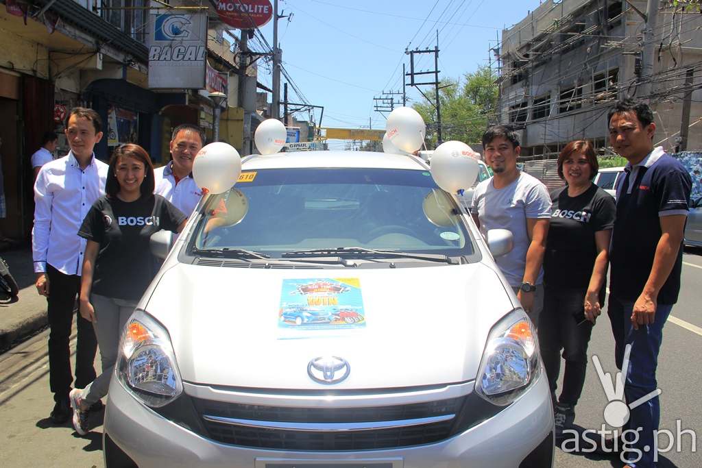 Tryon Coralde (3rd from right)