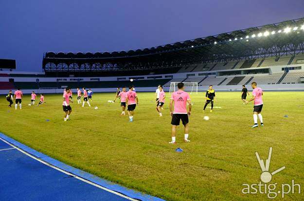 Azkals training at the Philippine Sports Stadium in Bulacan (photo Anton Sheker)