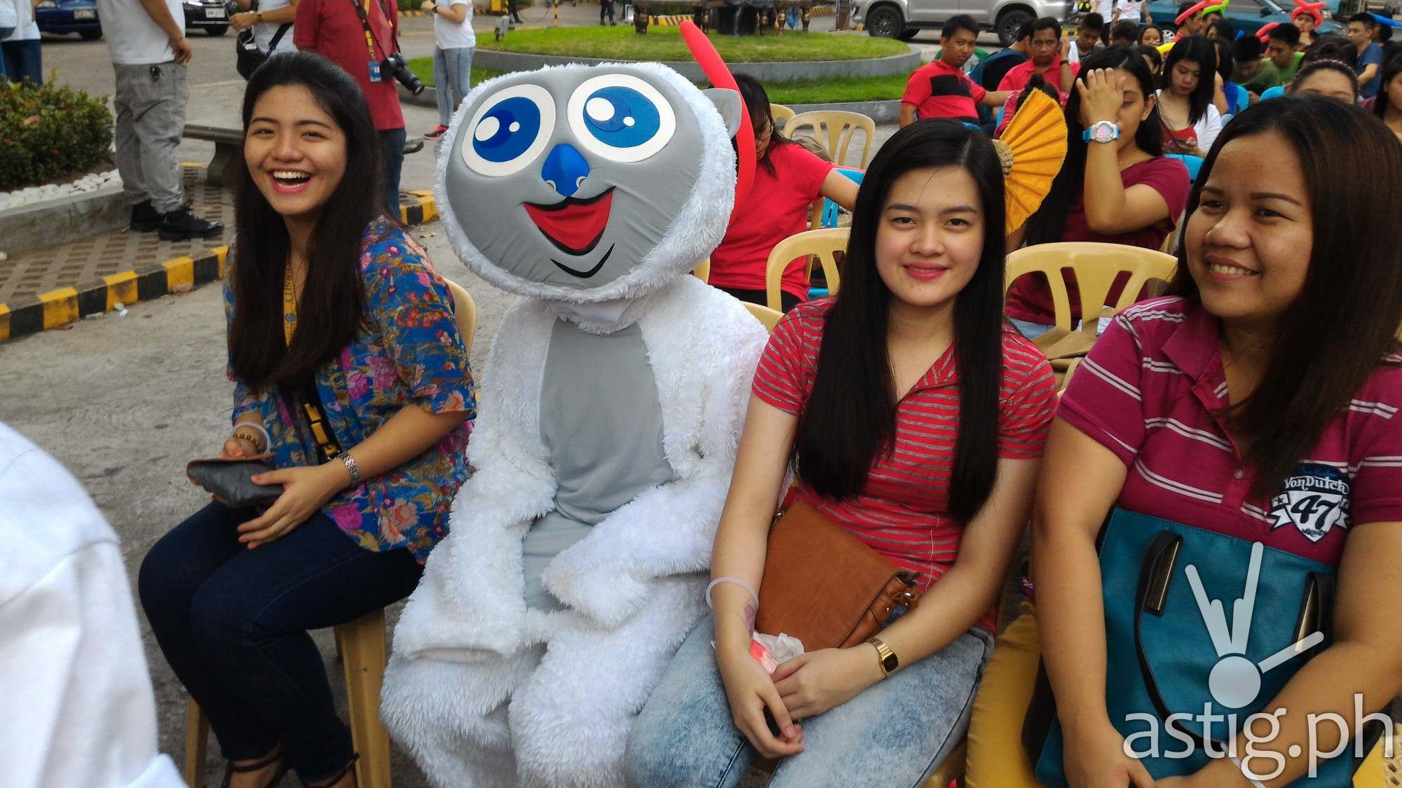 Blumr Mascott with Adamson Students