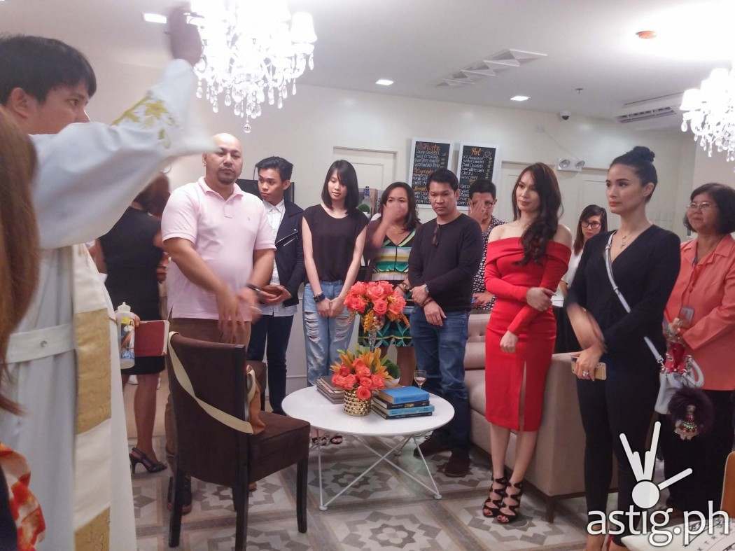 Extraordinail owner Veronica Resurreccion with guests at the opening of Extraordinail