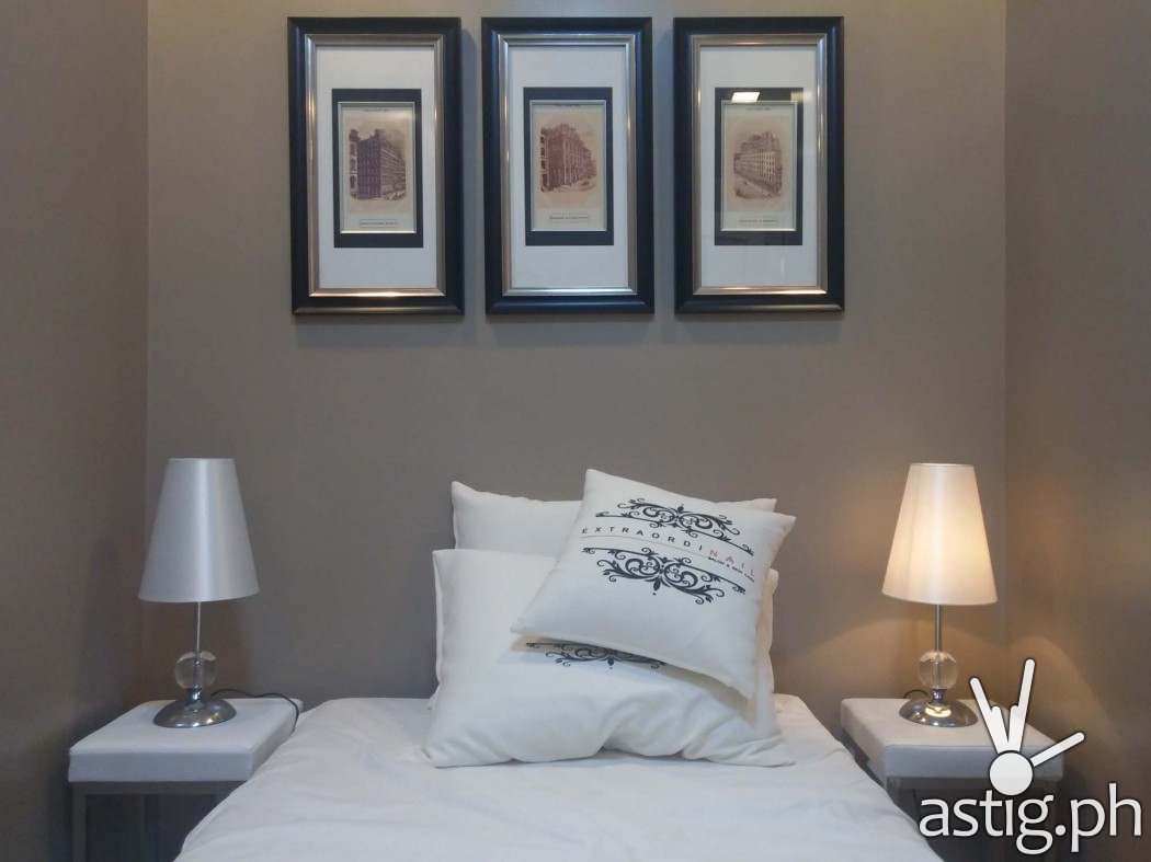 The VIP room at Extraordinail has its own double sized bed, a TV set, and a mini-ref! It's like having your own hotel room inside the salon!