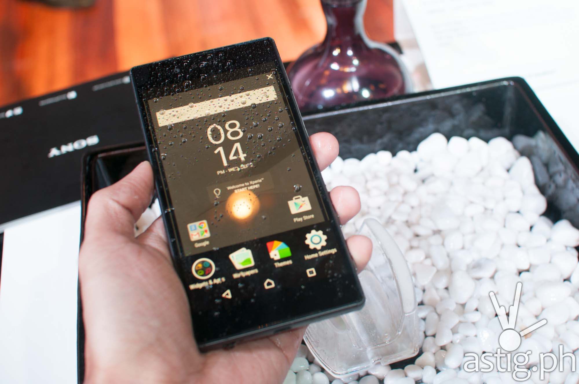 Sony Xperia Z5 is rated IP65 and IP68 dust proof and water proof