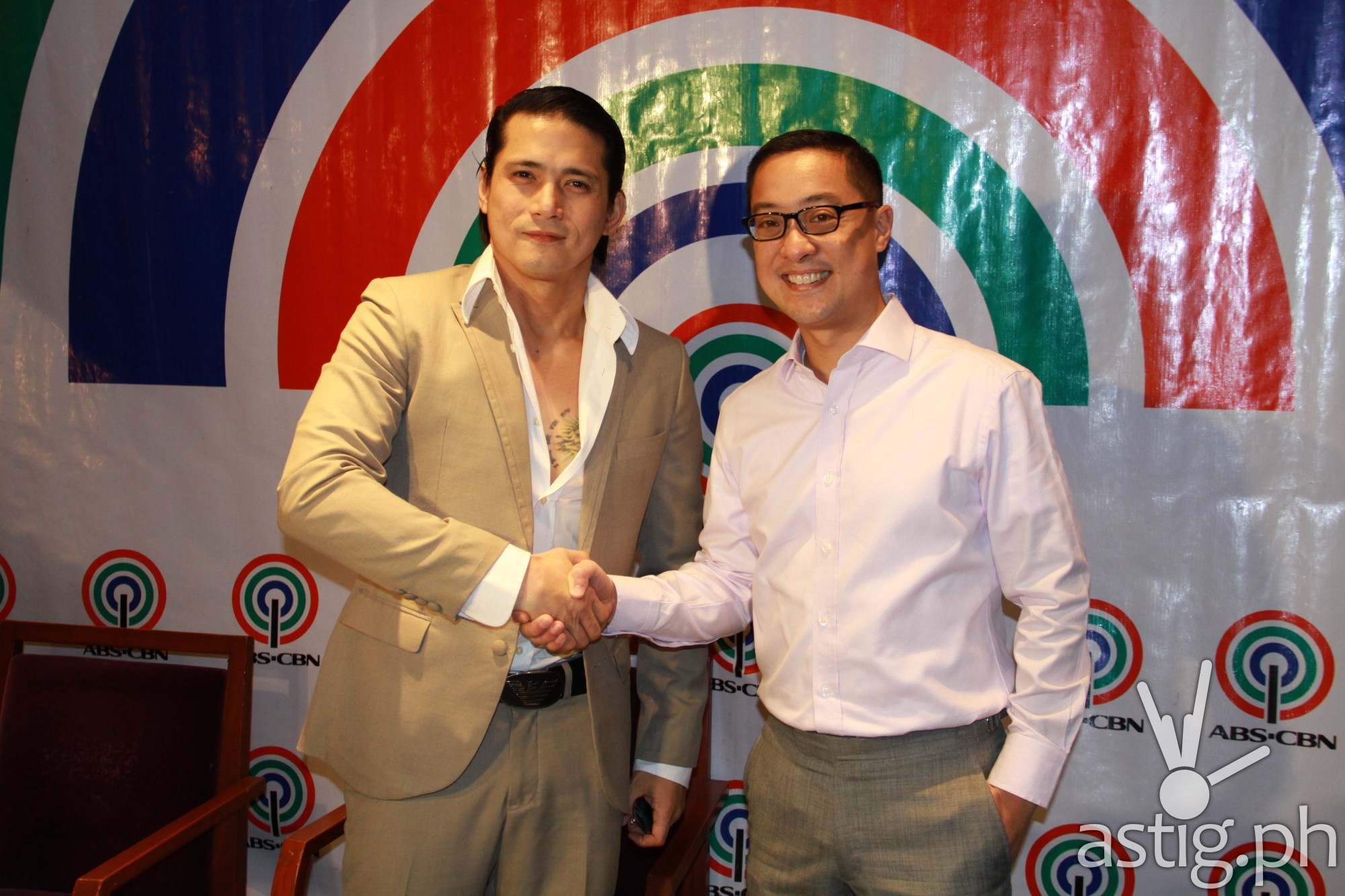 Robin Padilla and ABS-CBN chief operating officer Carlo Katigbak