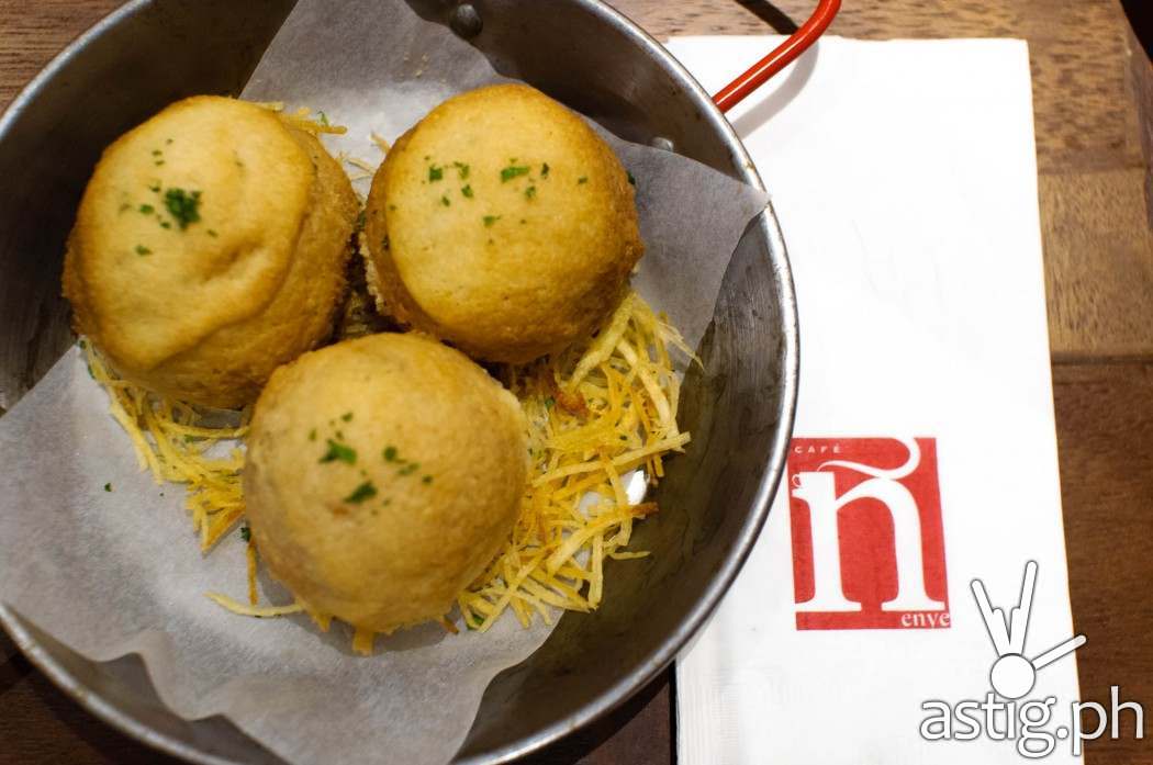 Enye Callos Buns (Php 135) at Café Enye Eastwood Libis Quezon City