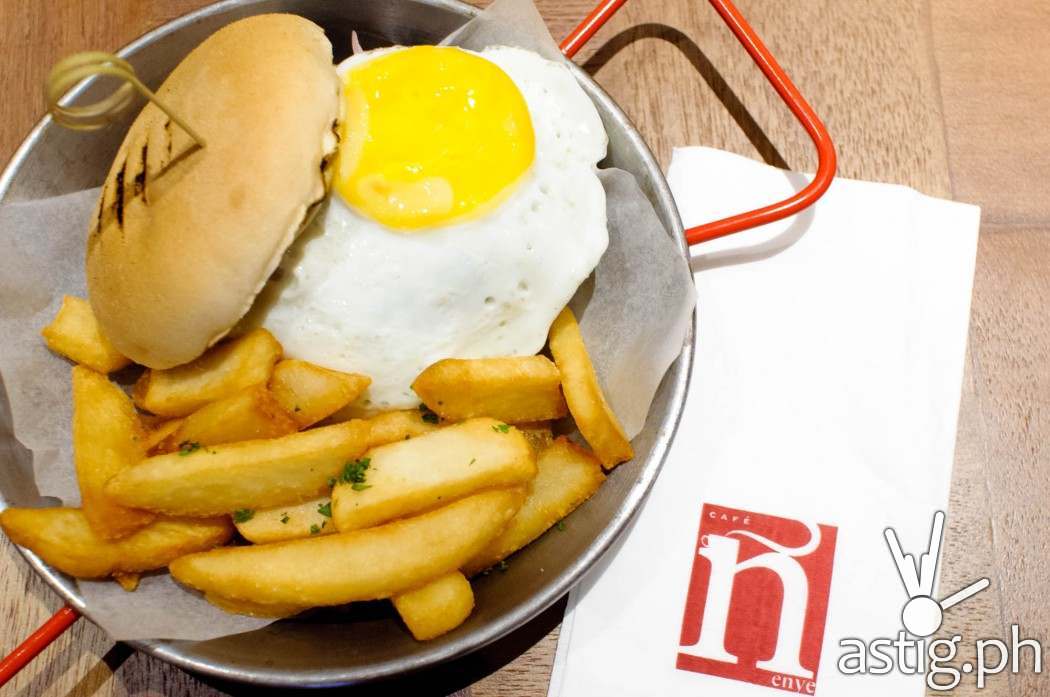 The Burgerizzo (Php 290) at Café Enye Eastwood Libis Quezon City