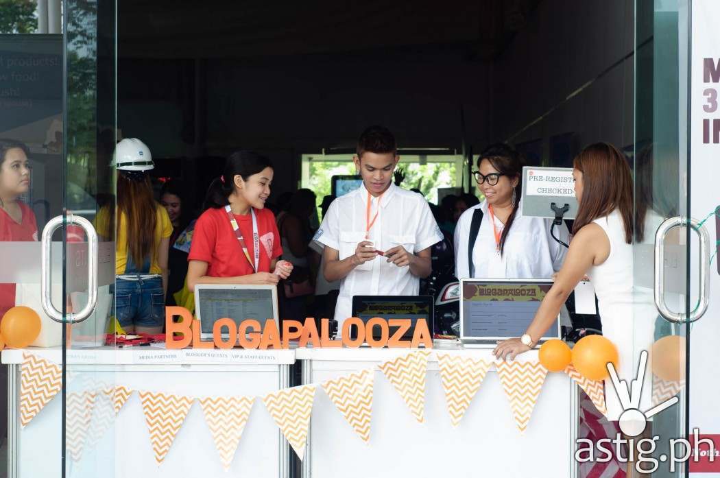 Registration booth at Blogapalooza 2016 - Horizons