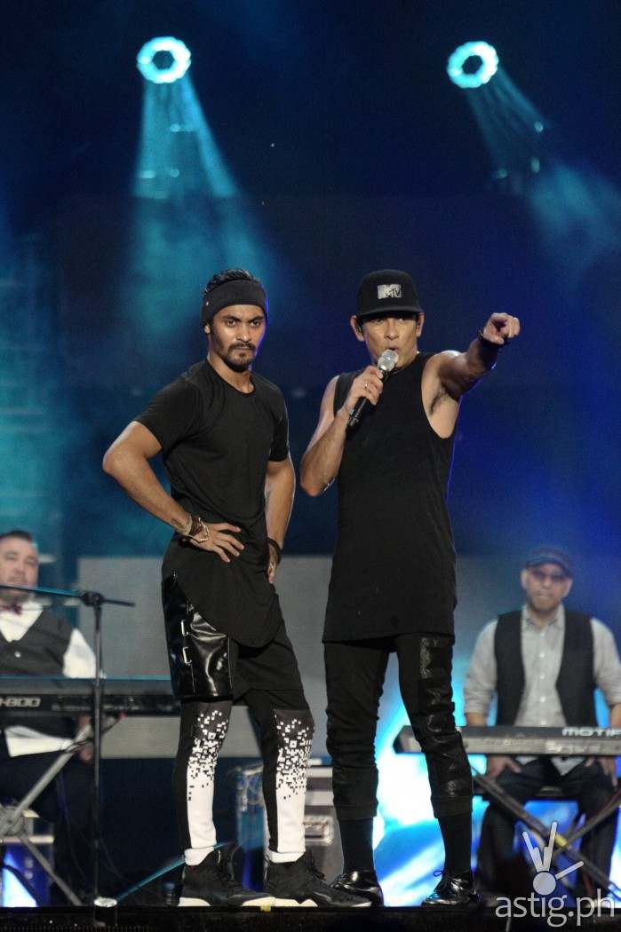 Gary V Feat. Gab Valenciano perform at MTV Music Evolution Manila 2016 on 24 Jun Pic 4(Credit- MTV Asia&Kristian Dowling)