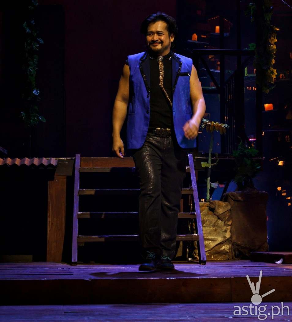 Lorenz Martinez as Kelly