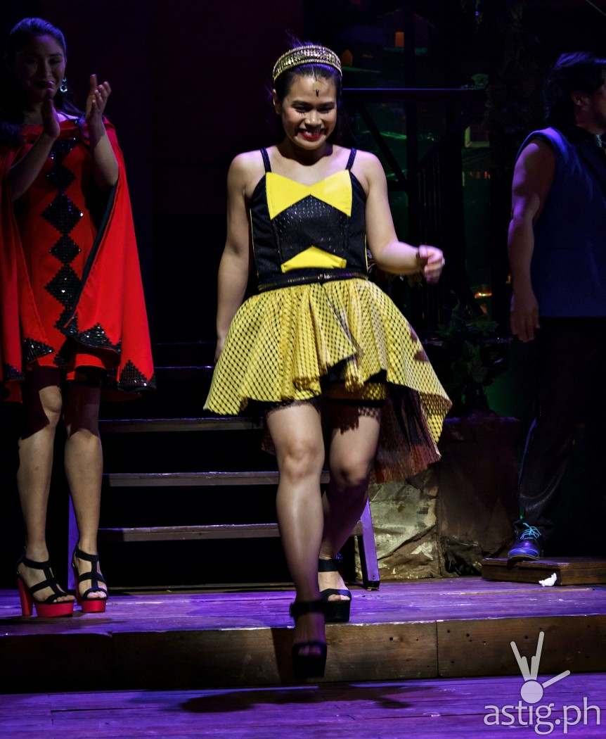 Tanya Manalang as Aileen