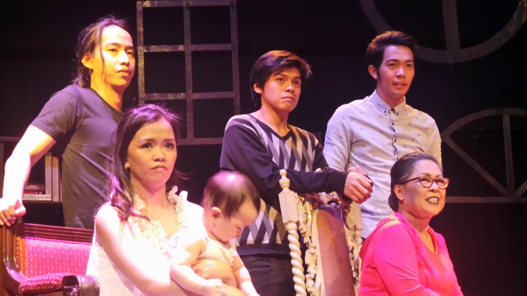 First Row: Gold Villar (Edna) and Peewee O'Hara (Donya Victorina); Second Row: Jay Crisostomo IV (Director), Harry David (alternate Ed) and JC Salud (Marketing)
