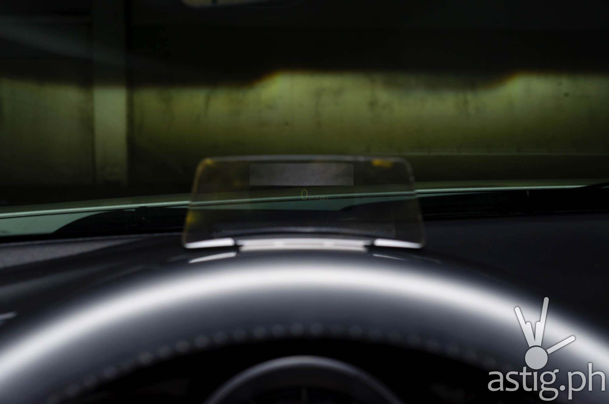 Driver side popup console shows the current speed (alternate shot) - Mazda3 2.0 Sedan 2017 Skyactiv-R