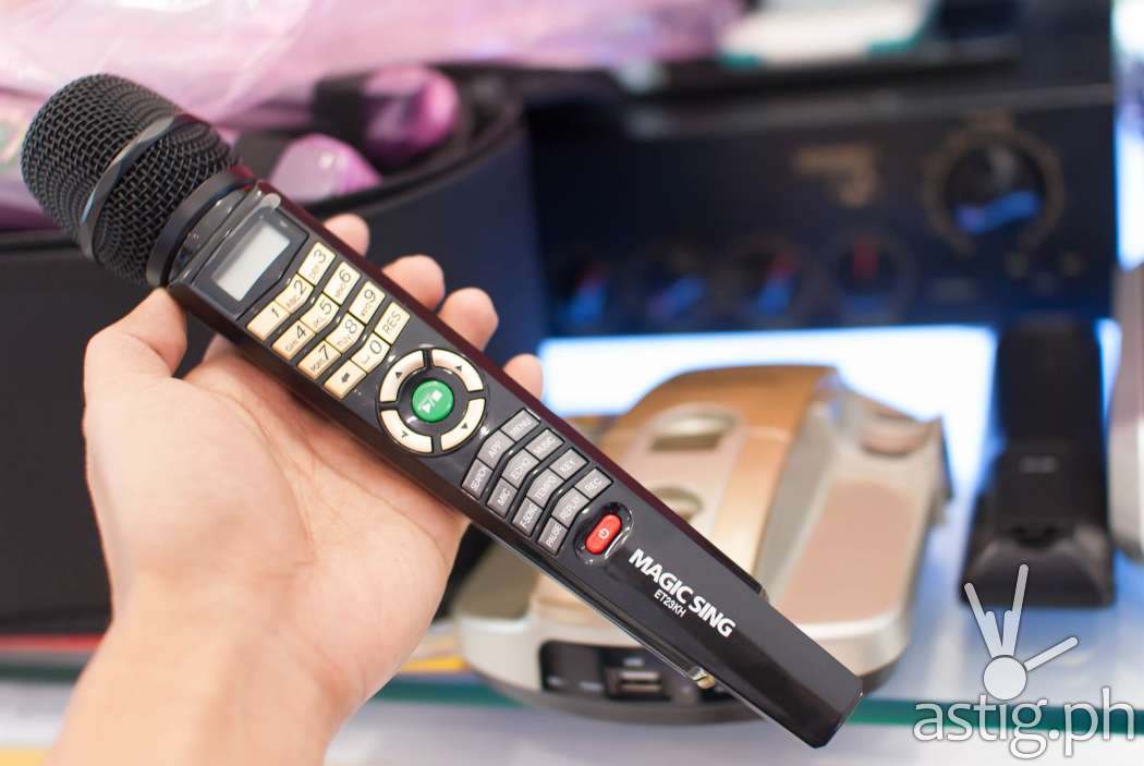 Xtreme Magic Sing uses digital microphones