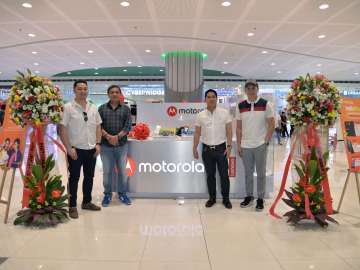 Motorola kiosk SM Mall of Asia