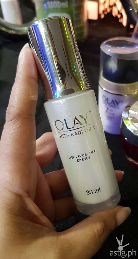 Olay White Radiance Light Perfecting Essence