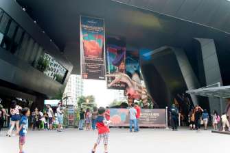 Spinosaurus at the entrance - Dinosaurs Around The World exhibit - Mind Museum BGC