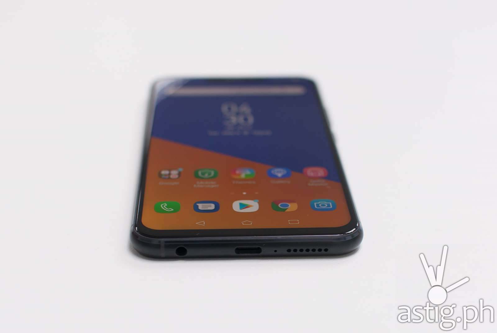 Zenfone 5 bottom - loudspeaker, USB Type-C port