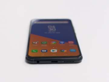 Zenfone 5 bottom - loudspeaker, USB Type-C port