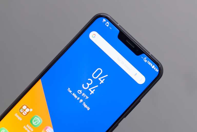 Zenfone 5 front - notch, selfie camera