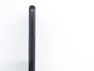 OPPO F7 Youth side showing raised screen indention