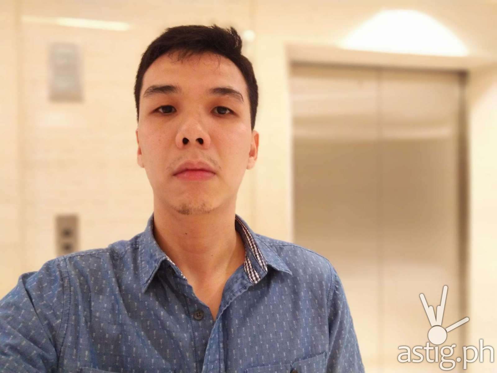 Zenfone 5 sample photo - selfie (indoors)