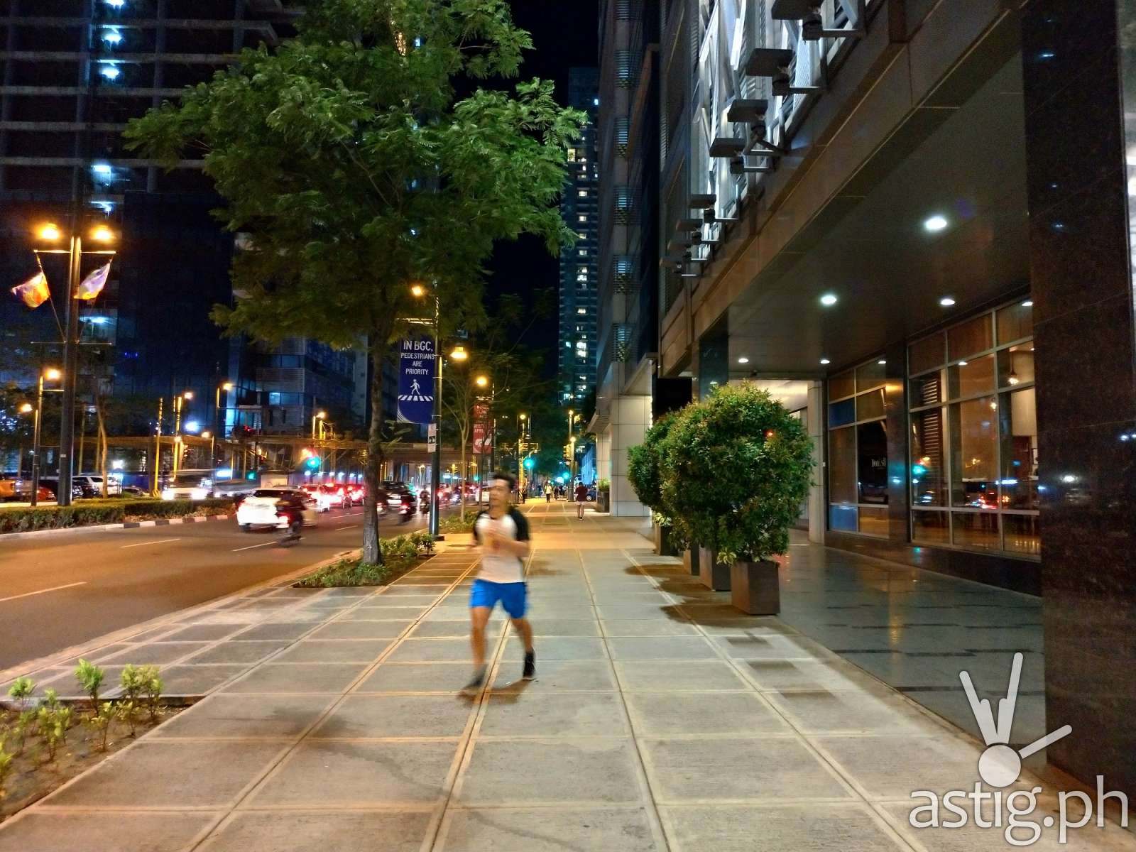 Zenfone 5 sample photo - low-light HDR (outdoors)
