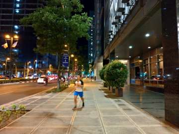 Zenfone 5 sample photo - low-light HDR (outdoors)