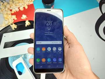 Samsung Galaxy J6 front