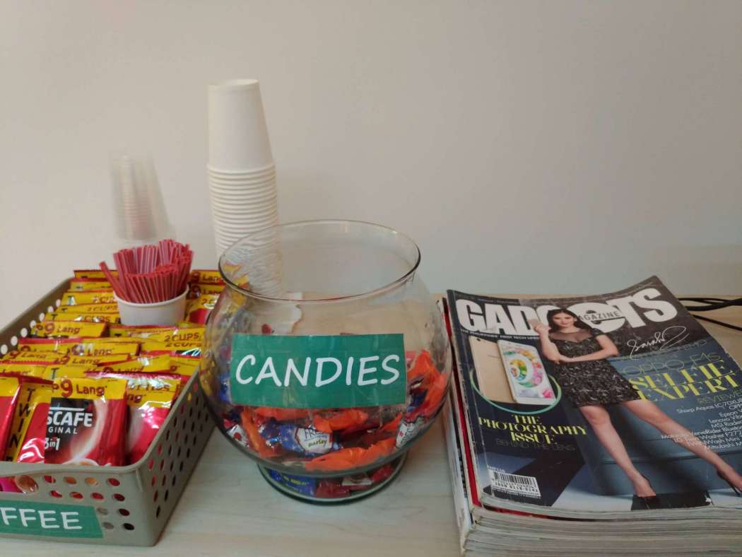 OPPO Service Center free snacks