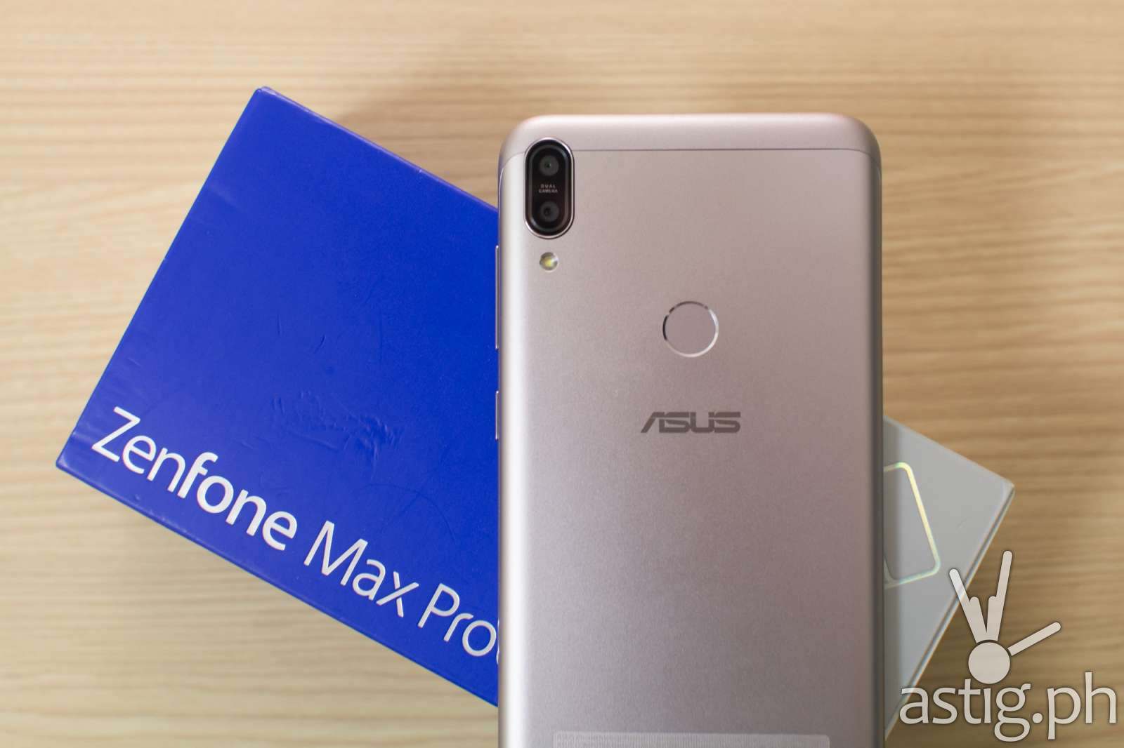 Zenfone Max Pro M1 back box