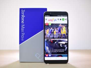 ASUS Zenfone Max Pro M1 front with box