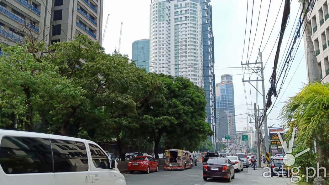 Outdoor auto settings - OPPO F9 sample photo