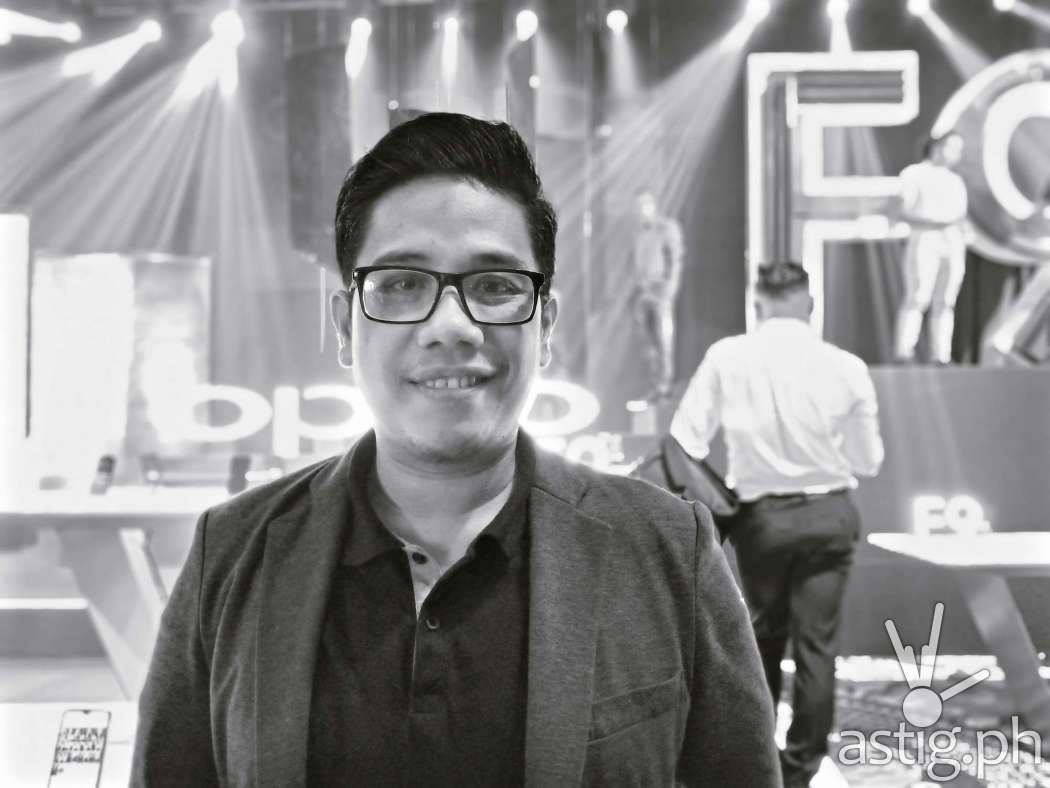 Portrait mode black and white - OPPO F9 sample photo