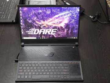 ASUS ROG Zephyrus S GX531GM-ES007T top