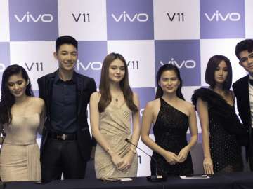 Maris Racal, Vern Enciso, Darren Espato, Julie Ann San Jose, Verniece Enciso, Chienna Filomeno, and Iñigo Pascual at the Vivo V11 Philippine launch held in Bonifacio Global City, Taguig