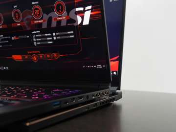 ROG Zephyrus S vs MSI GS65 Stealth Thin 8RF - IO ports