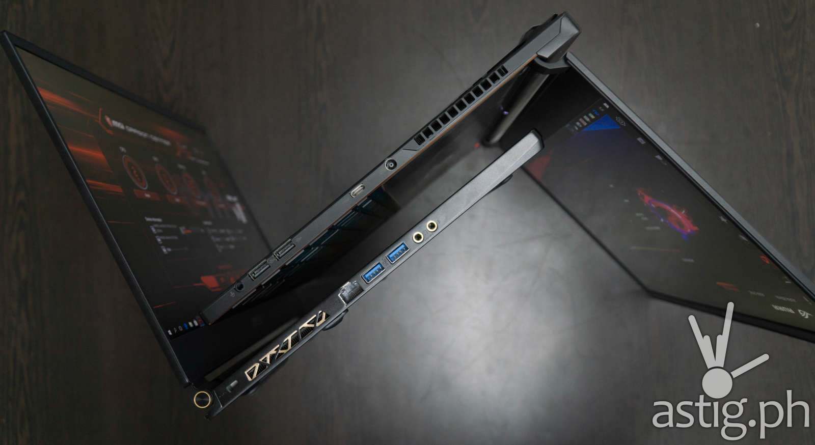 ROG Zephyrus S vs MSI GS65 Stealth Thin 8RF - Side profile