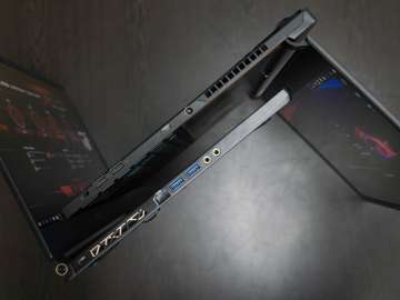 ROG Zephyrus S vs MSI GS65 Stealth Thin 8RF - Side profile