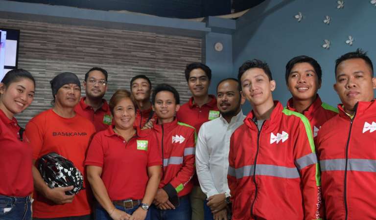 Use WeeXpress App to send your gift this Christmas